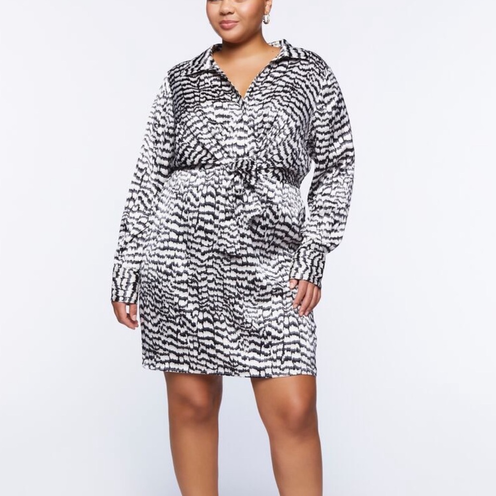Forever 21 NWT Abstract Long Sleeve Mini Dress 1X